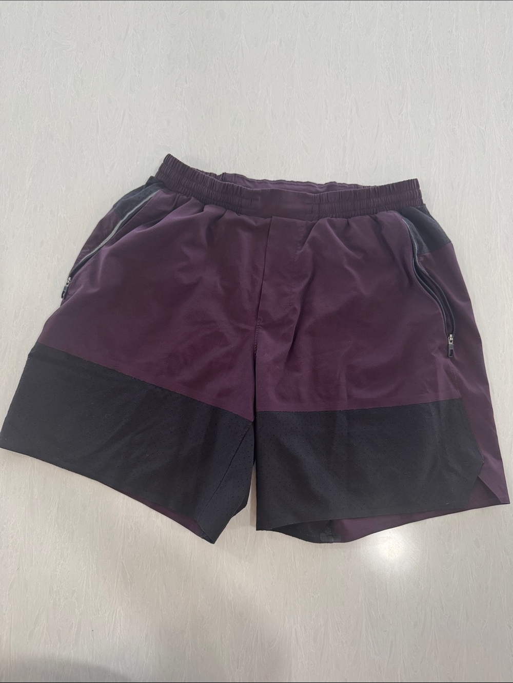 Lululemon Men's 7 inch Medium Athletic Shorts - Deep Plum and Black